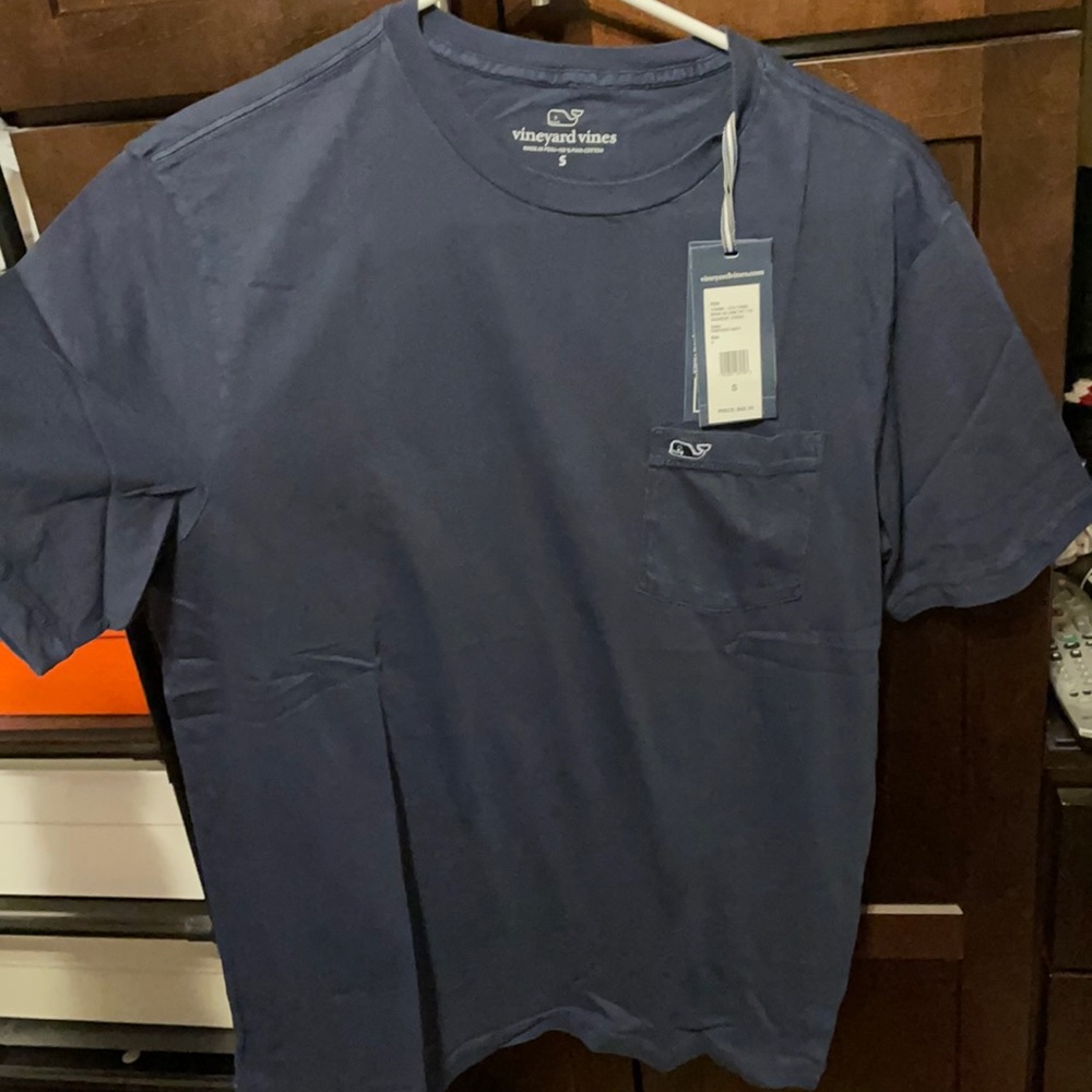 Men’s vineyard vines tshirt new